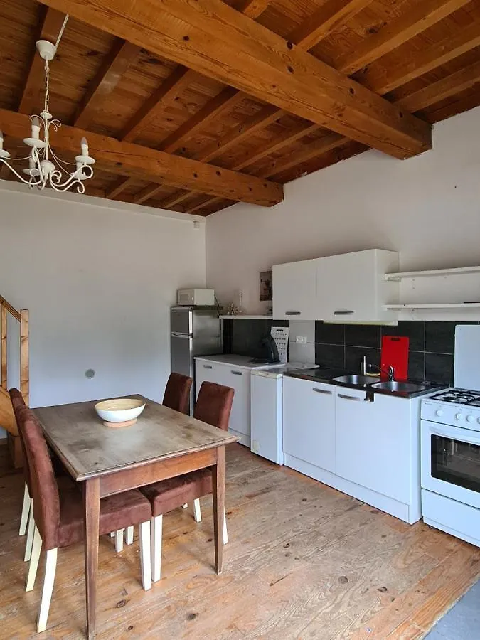 Apartment Petite Maison Villette-sur-Ain France